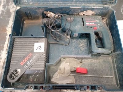 1 perfo BOSCH PRO GBH 24 VFR 1 chargeur sans batterie - VEND…