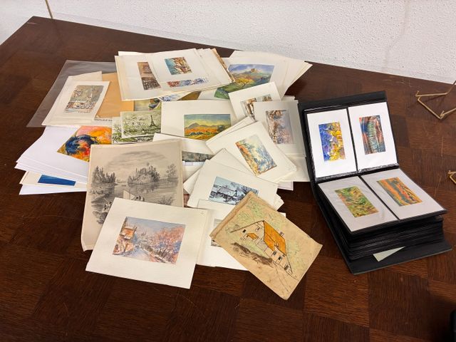 Important lot d’aquarelles sur papier, certaines signées 