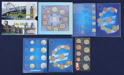 de nombreuses pièces différentes sur un fond bleu