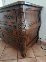 Commode tombeau de style Louis XV en chène, trois rangs de t… (photo 4)
