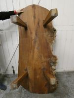 Table de salon "brutaliste" en bois exotique - H. (photo 5)