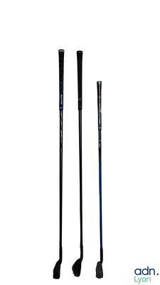 Trois types différents de clubs de golf sont représentés sur un fond blanc.