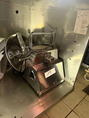 a machine that is sitting on a counter in a kitchen