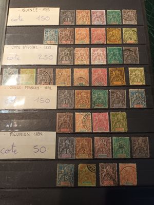 certains de ces timbres sont exposés dans une vitrine