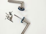 deux types d'outils différents sur la table