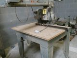 a machine that is sitting on a table in a room