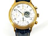 une image d'une montre en gros plan sur fond blanc