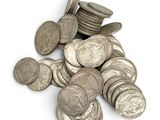 une pile de pièces d'argent superposées