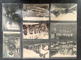 plusieurs vieilles photographies en noir et blanc représentant des personnes dans un bâtiment