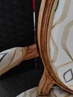 Paire de fauteuils en cabriolet à dossiers médaillons en boi… (photo 3)
