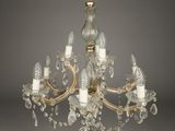 un lustre en laiton et cristal à cinq lumières