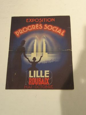 une image représentant la couverture d'un livre sur laquelle on distingue la silhouette d'une personne levant la main