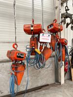 cinq treuils FAH type éléphant, (4 de capacité 2 tonnes et 1…