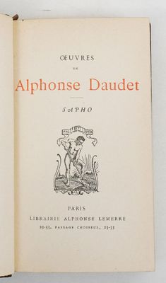 un livre ouvert sur lequel figure l'image d'un éléphant