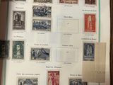 une photo d'une photo d'une collection de timbres