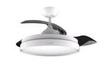 un ventilateur de plafond blanc aux pales noires, fixé à un plafond blanc