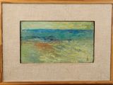 une peinture à l'huile représentant un paysage aux tons verts et bleus, dans un cadre en bois