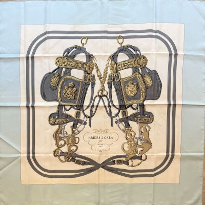 HERMES PARIS Carré en soie "Brides de gala",dessin par Hugo …