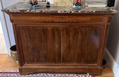 Commode pantalonnière en placage d'acajou et bois fruitier, …