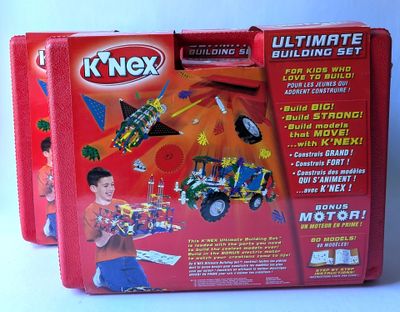 deux boîtes de k ' nex ultimate building set sur une surface blanche