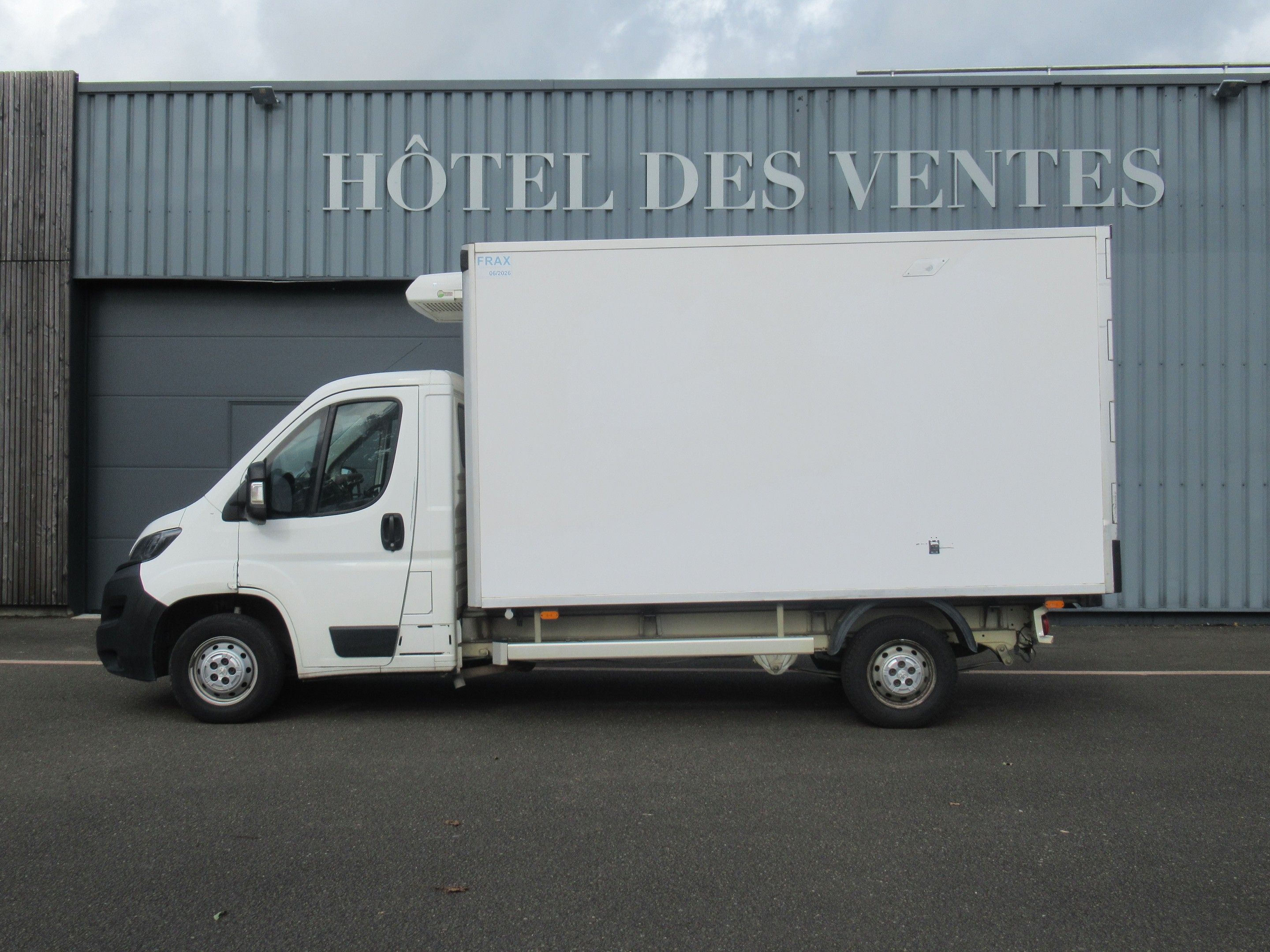(V.) PEUGEOT BOXER présumé 2,2 Blue HDI