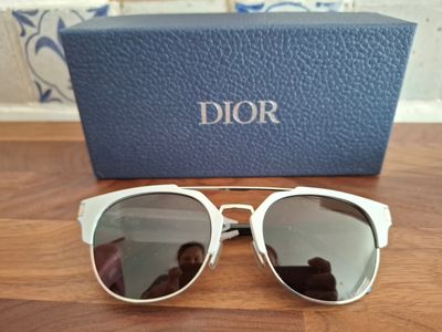 Lunettes de soleil Christian Dior avec boîte et étui