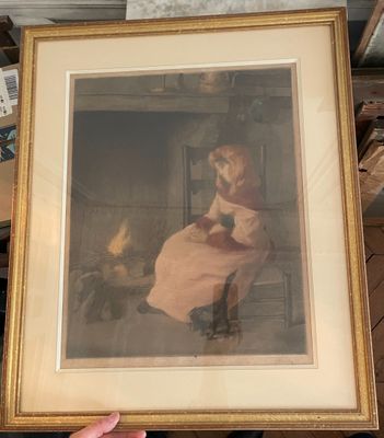 tableau représentant une femme en robe rose assise sur une chaise avec un chien
