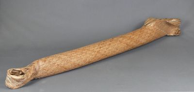 Couleuvre à manioc en fine vannerie tressée de forme tubulai…