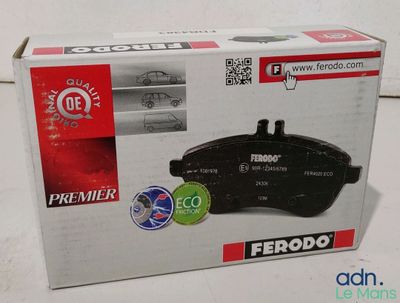 photo d'une boîte contenant des plaquettes de frein pour voiture