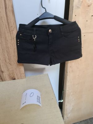 Ensemble de 19 shorts noirs pour femme, modle en toile avec…