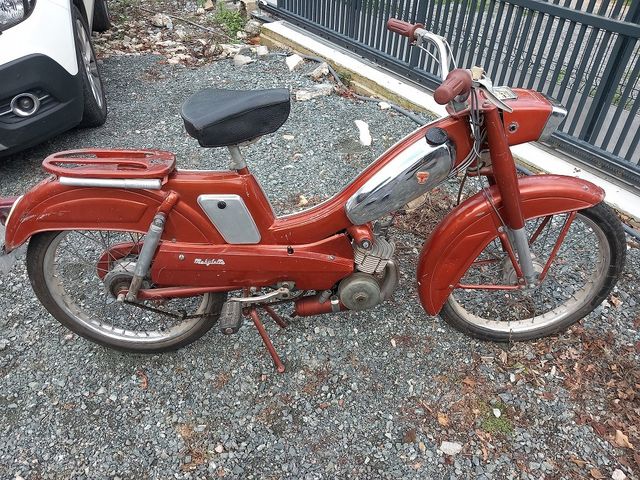 Cyclomoteur mobylette Motobecane type AV89 immatriculée BN-363-G,...