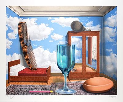 un tableau représentant une pièce avec un verre bleu et un peigne