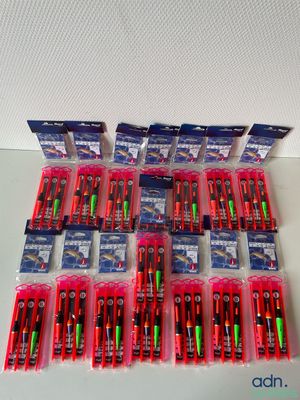 Lot de 15 articles de pêche, de type : pochettes de 3 lignes…