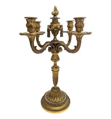 Chandelier de style Louis XVI en bronze doré à quatre lumièr…