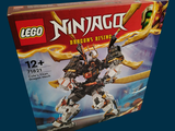 une boîte de figurines Lego Ninja sur fond bleu