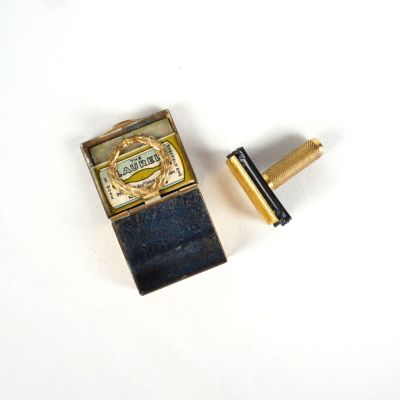 LAUREL : " The Laurel Ladies boudoir safety razor", curieux …