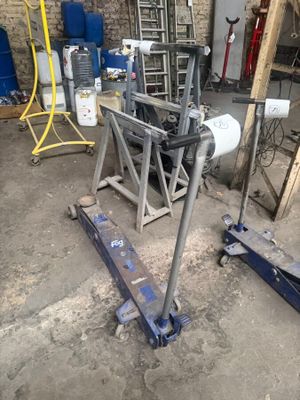 a machine that is sitting in the middle of a room