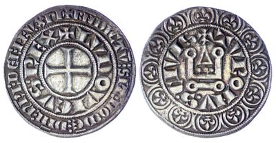 une pièce d'argent avec une croix au recto et une croix au verso