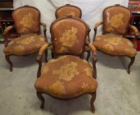10564-93 / CH T / 4 fauteuils cabriolets en noyer époque XVI…