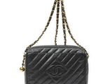 Sac à bandoulière Chanel en cuir matelassé noir