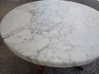Guéridon rond en acajou reposant sur un piètement quadripode… (photo 3)
