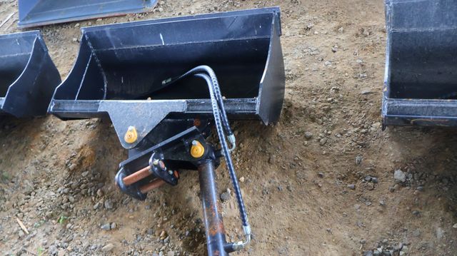 Godet inclinable hydraulique L970mm pour mini-pelle 1,5t-2,0t, ax...