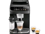 gros plan d'une machine à café avec deux tasses de café