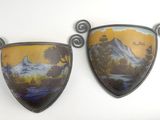 une paire de plaques murales représentant un paysage de montagne et une rivière