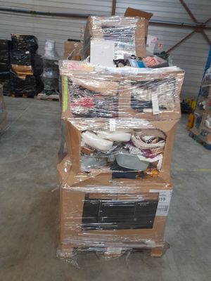 LOT DE SOLDERIE DONT VETEMENTS DONT NOMBREUX HIVER + SOUS VETEMENTS +  - Photo 1