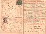 un vieux document sur lequel figure la photo d'une femme