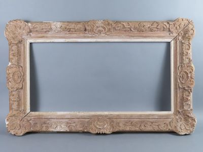 a picture of a picture frame that is on the wall