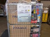 un chariot sur lequel sont empilées de nombreuses boîtes