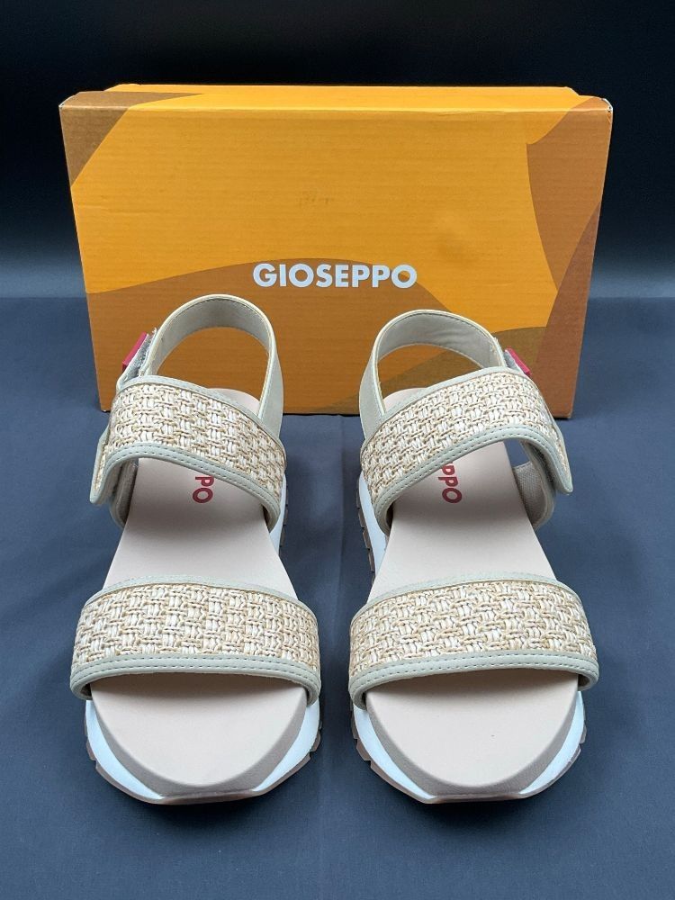 GIOSEPPO, modèle ARGONNE, paire de sandales, pointure 39. État neuf avec boîte.