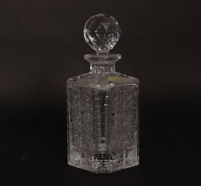 BOHEME. Carafe à whisky à sections carrées en cristal taillé…